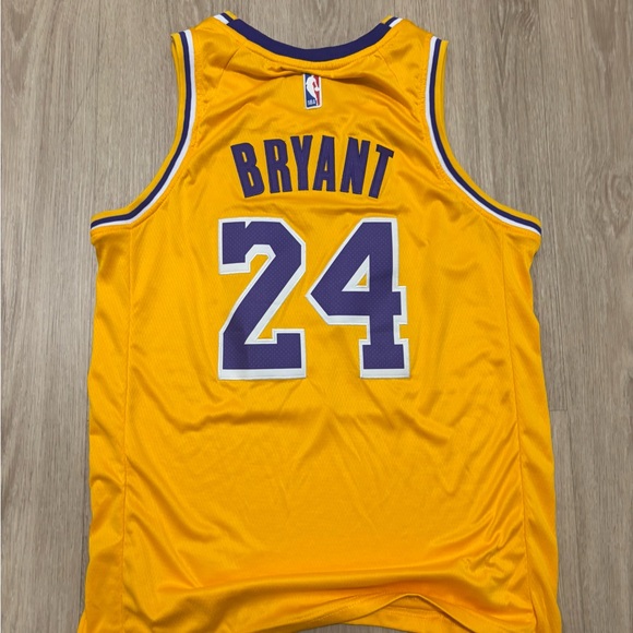 Nike LA lakers Kobe Bryant #24 Jersey - Picture 3 of 3